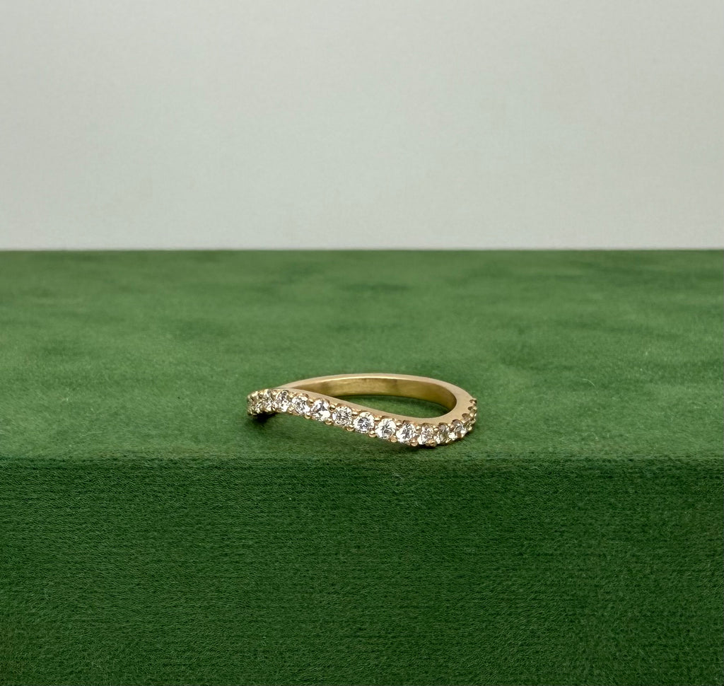 Diamond Wave Ring - 14k Gold