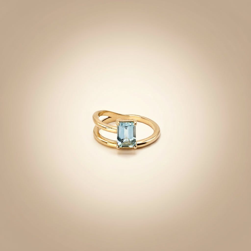Split Band Ring with Blue Aquamarine - 14k Gold