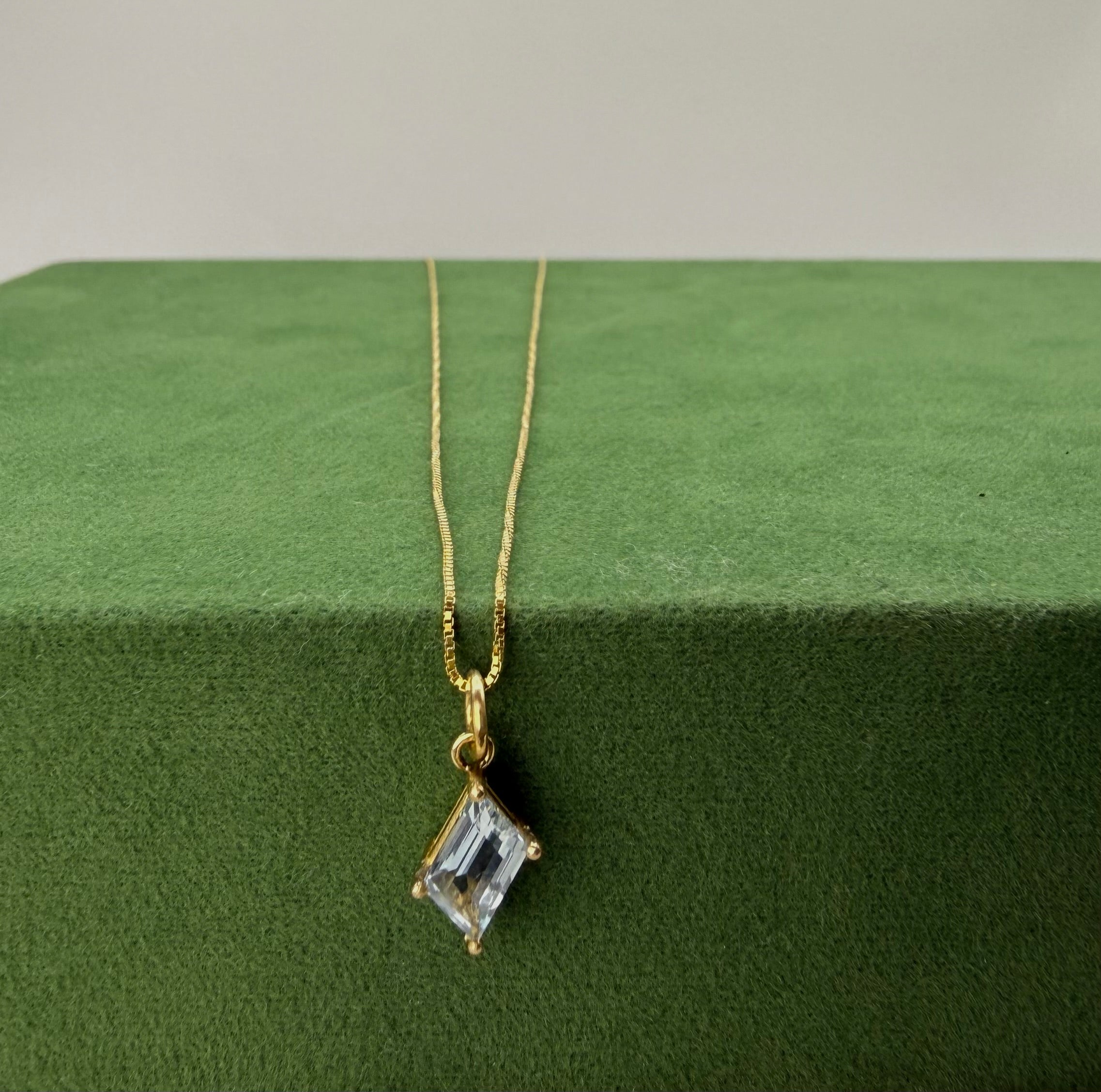 Parallelogram Aquamarine Pendant - 14k Gold