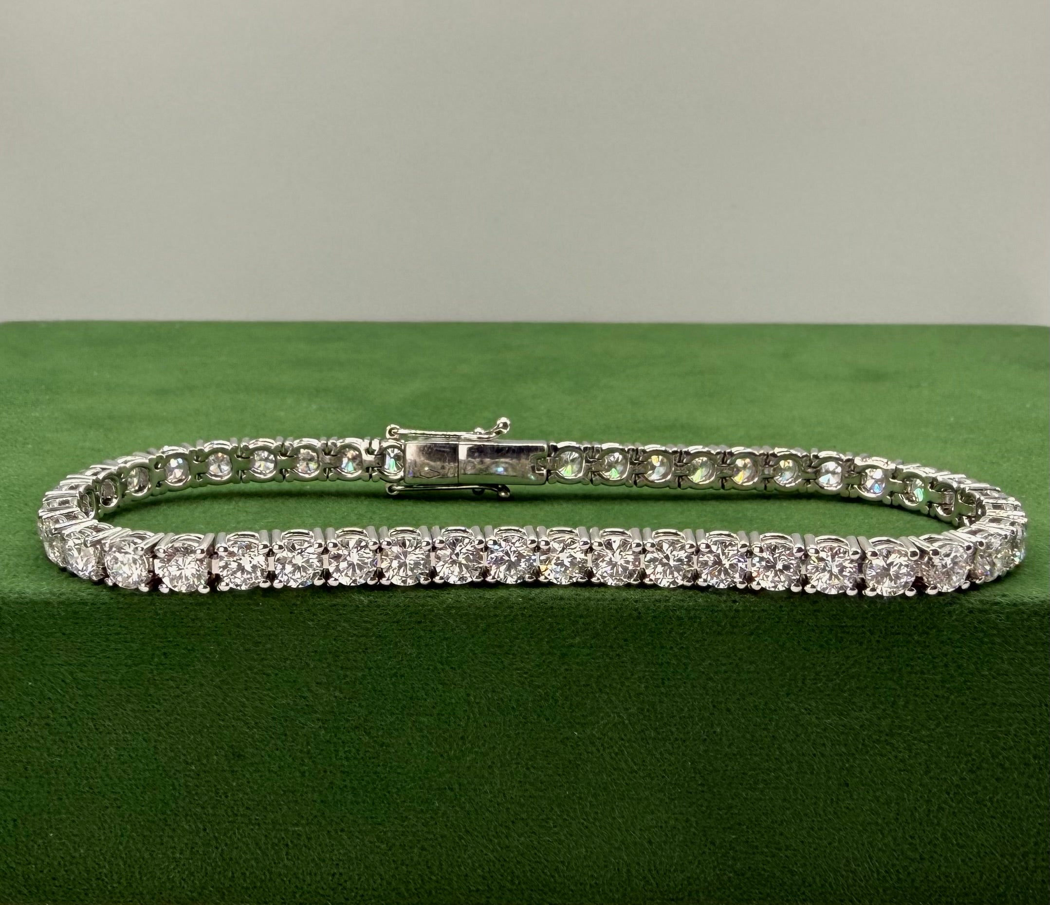 Diamond Tennis Bracelet (4.5 mm/13.50ct) – 18k White Gold