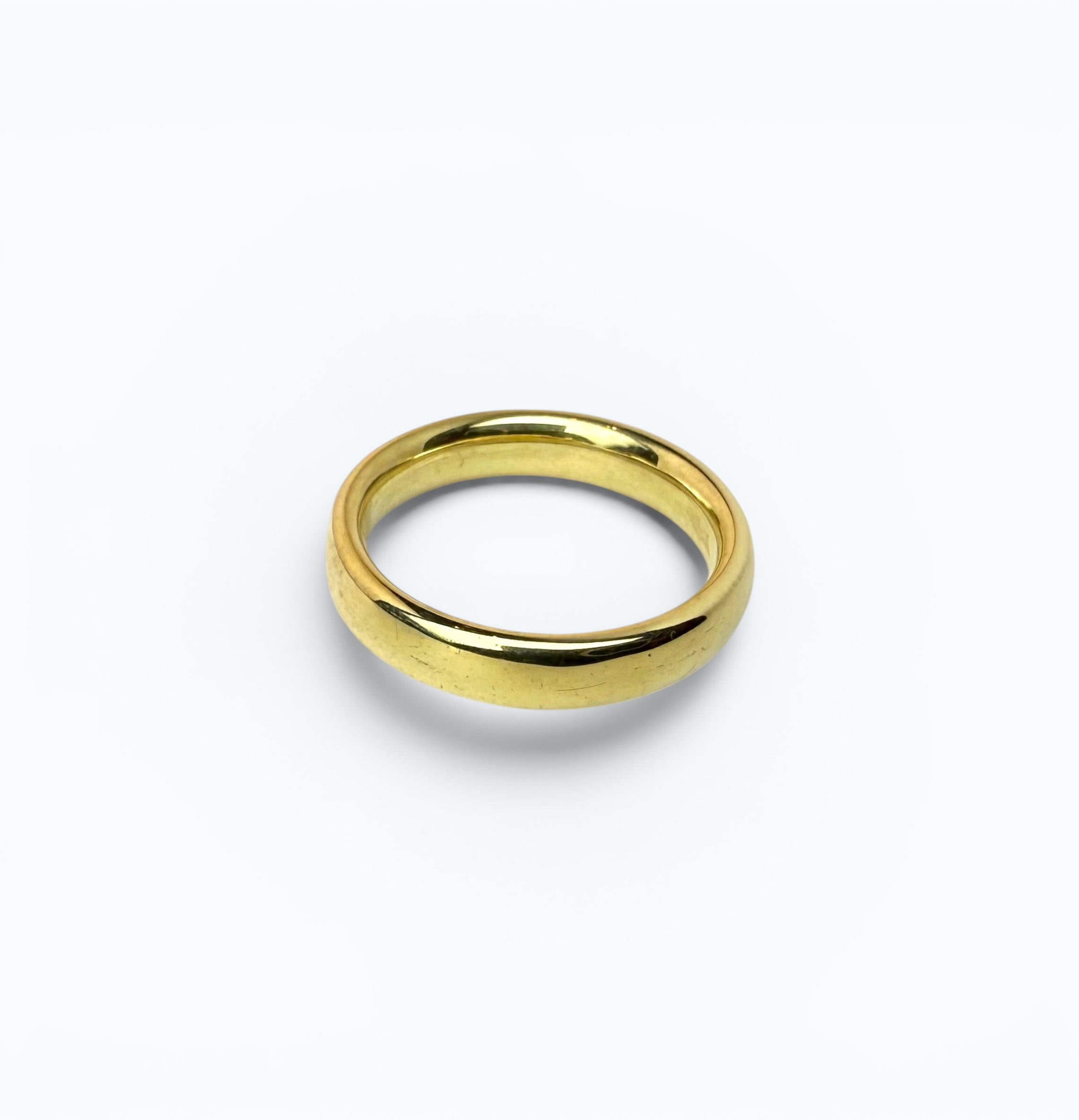 Oval Classic Wedding Band - 14k Gold