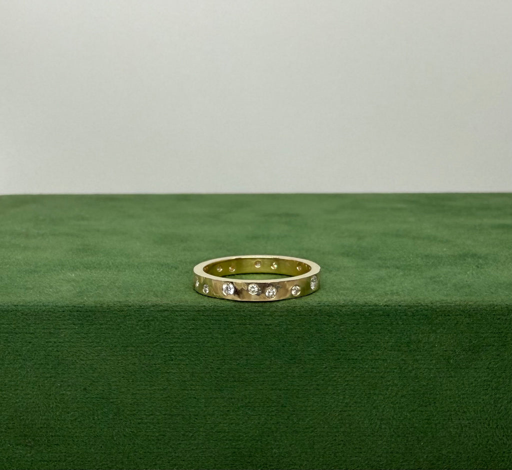 Asymmetric Diamond Band – 14k Gold