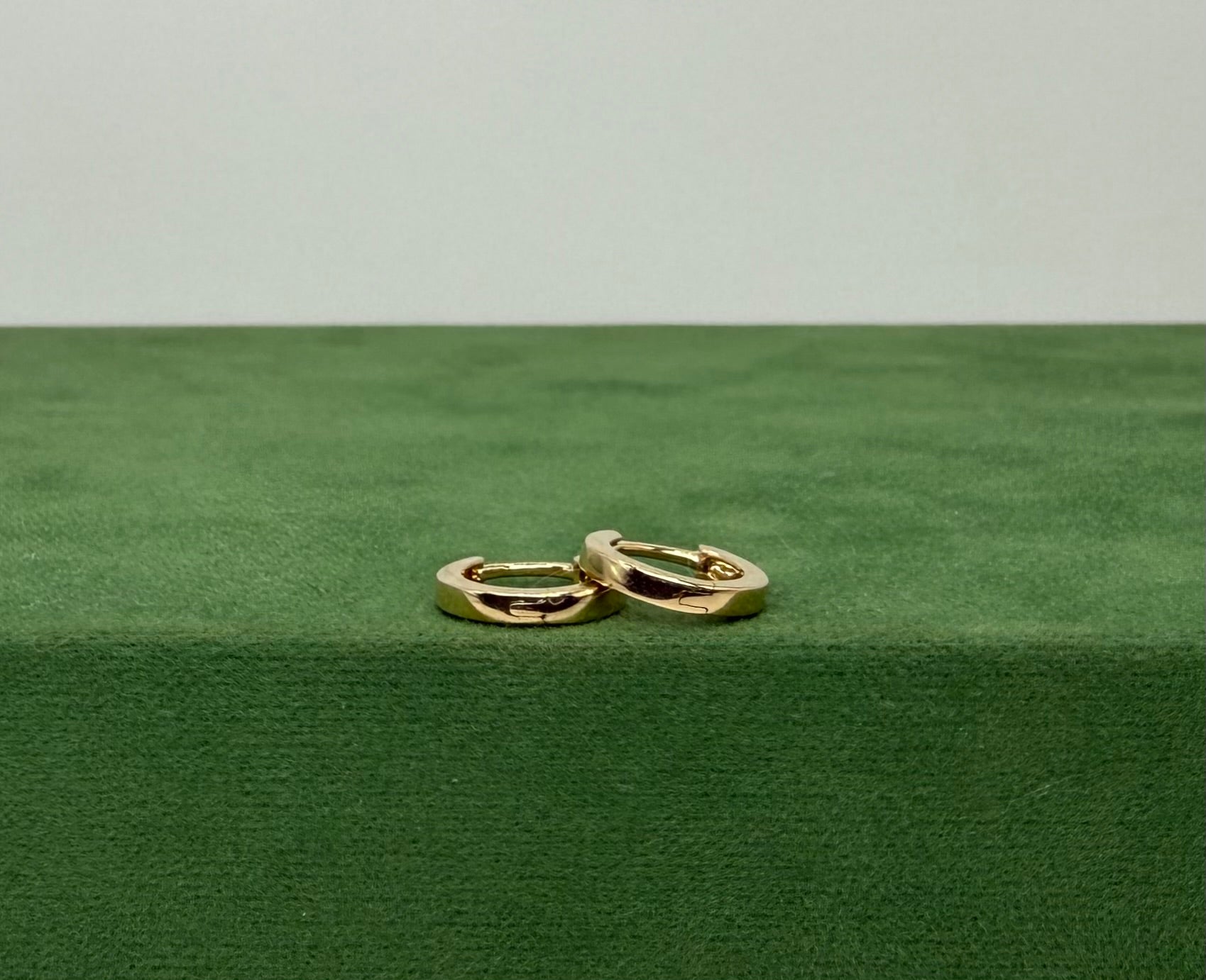 Flat Huggie Earrings 1.8 mm - 14k Gold