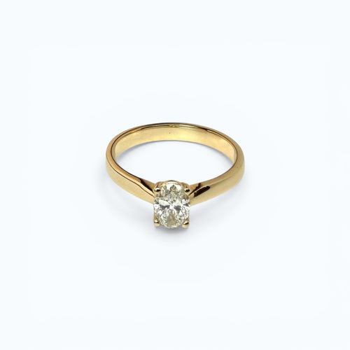 Classic Engagement Ring with Oval Solitaire - 14k Gold