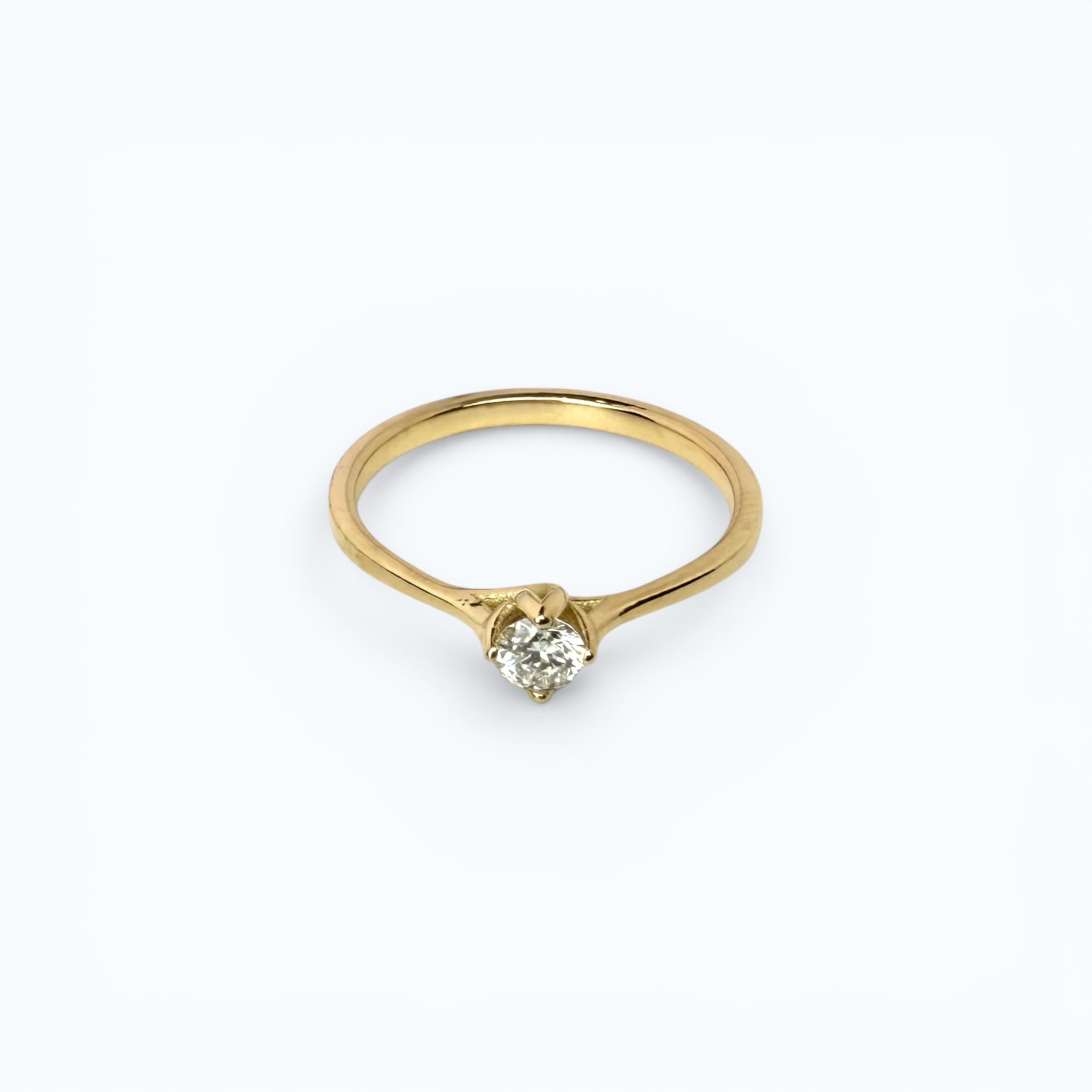 Floral Engagement Ring with Brilliant Solitaire – 14k Gold