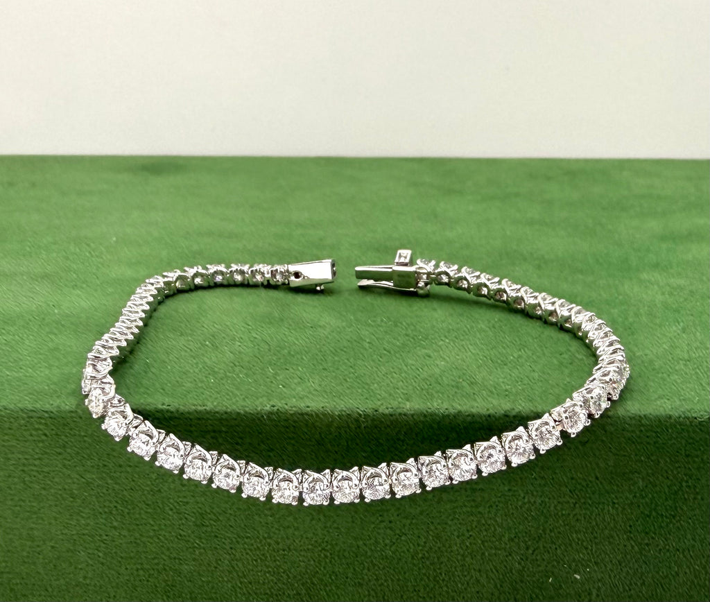 Tennis Bracelet with Diamonds - 18k White Gold