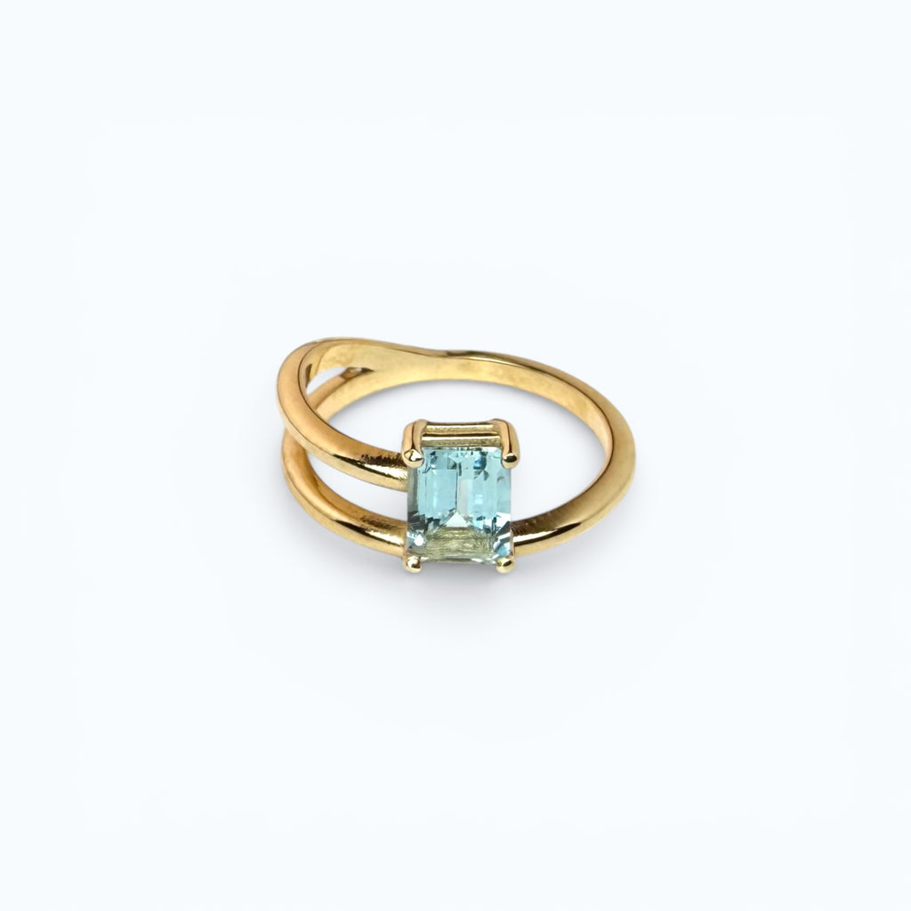 Split Band Ring with Blue Aquamarine - 14k Gold
