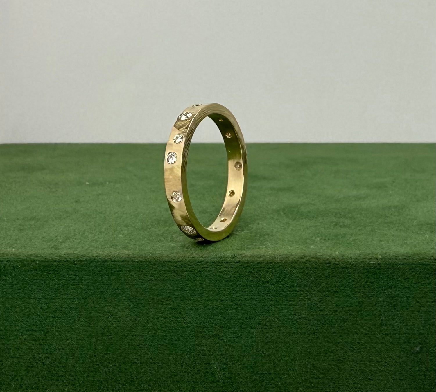 Asymmetric Diamond Band – 14k Gold