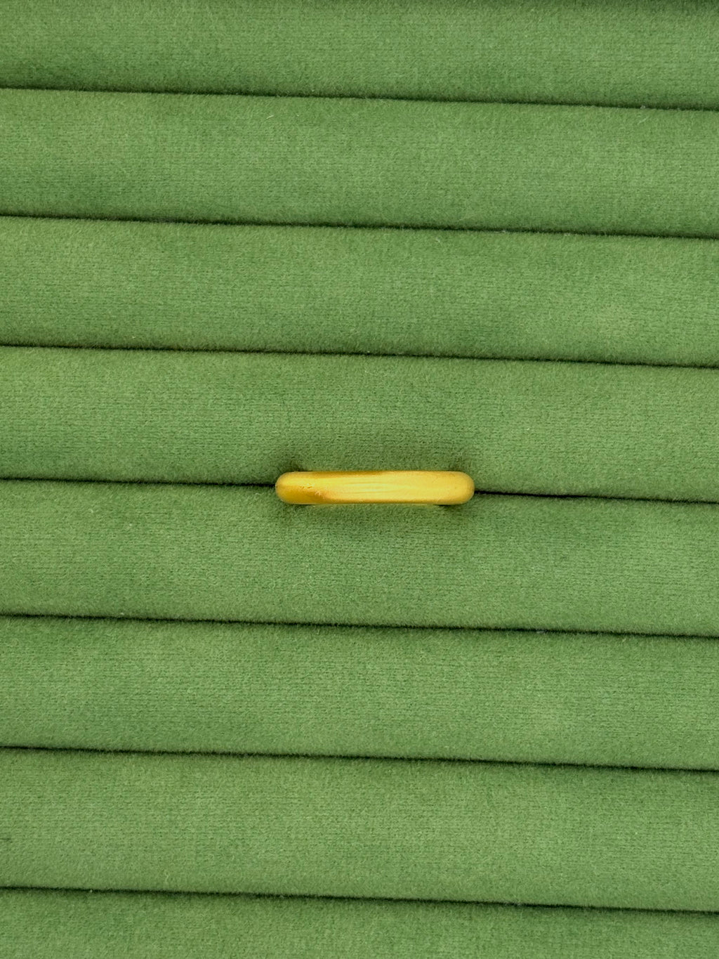 Classic Polished Wedding Band - 18k Gold