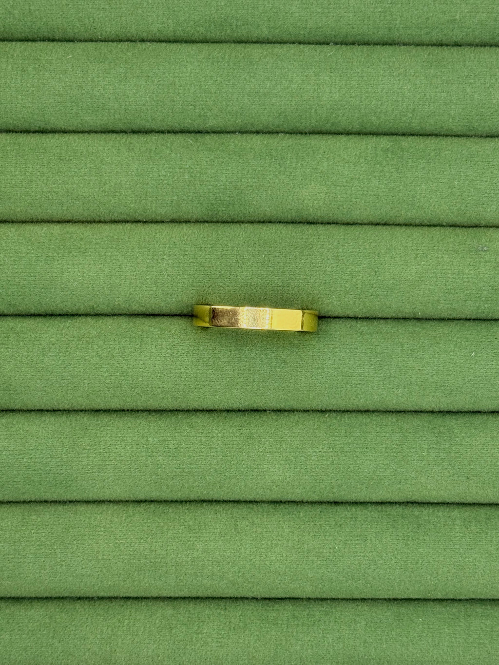 Rectangular Polished Wedding Band - 18k Gold