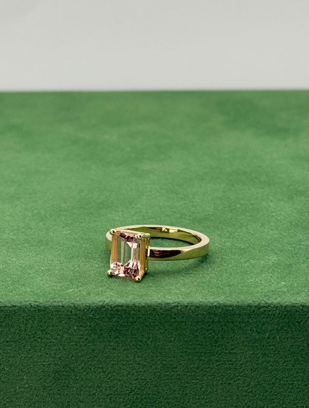 Salmon Morganite Solitaire Ring – 14k Gold