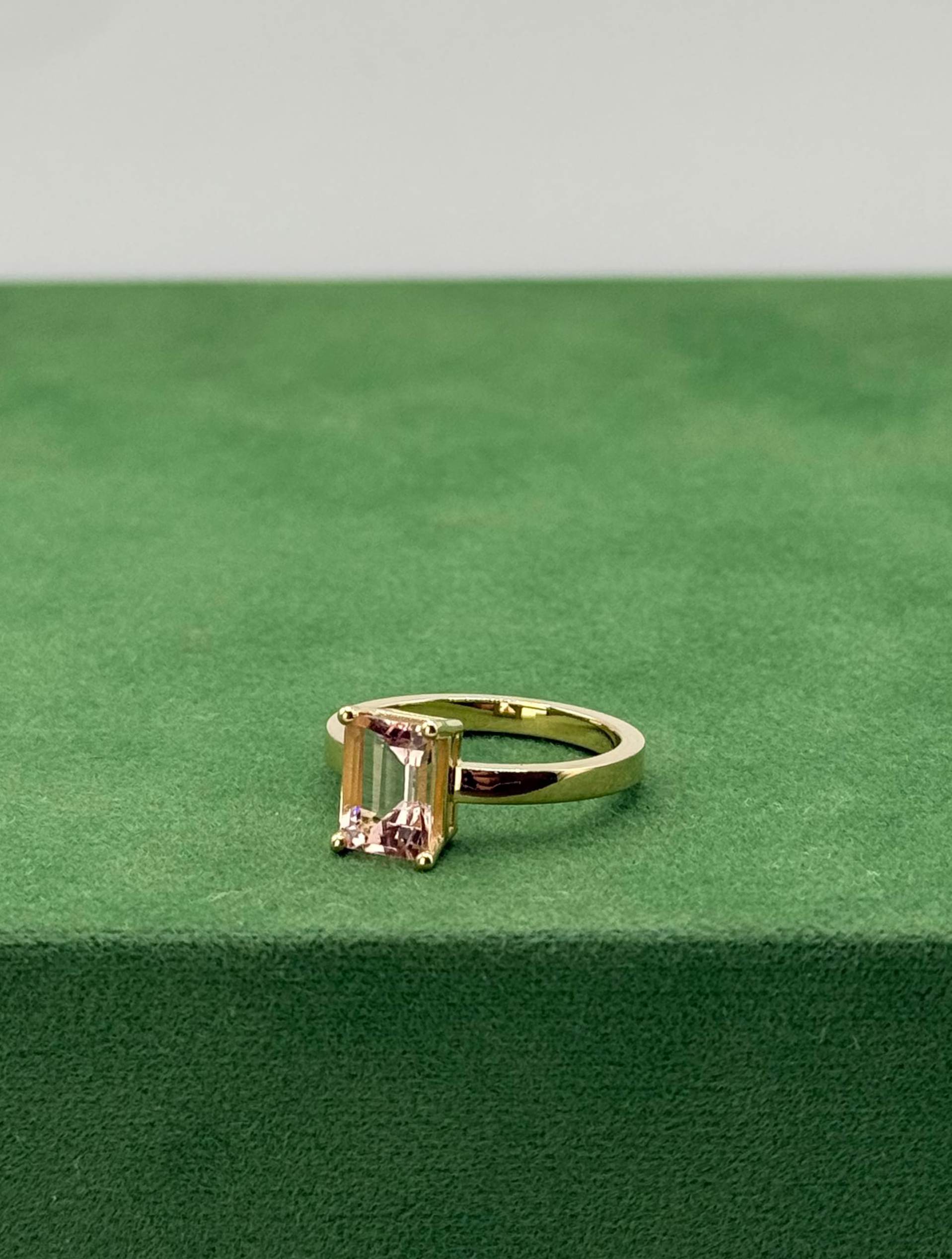 Salmon Morganite Solitaire Ring – 14k Gold