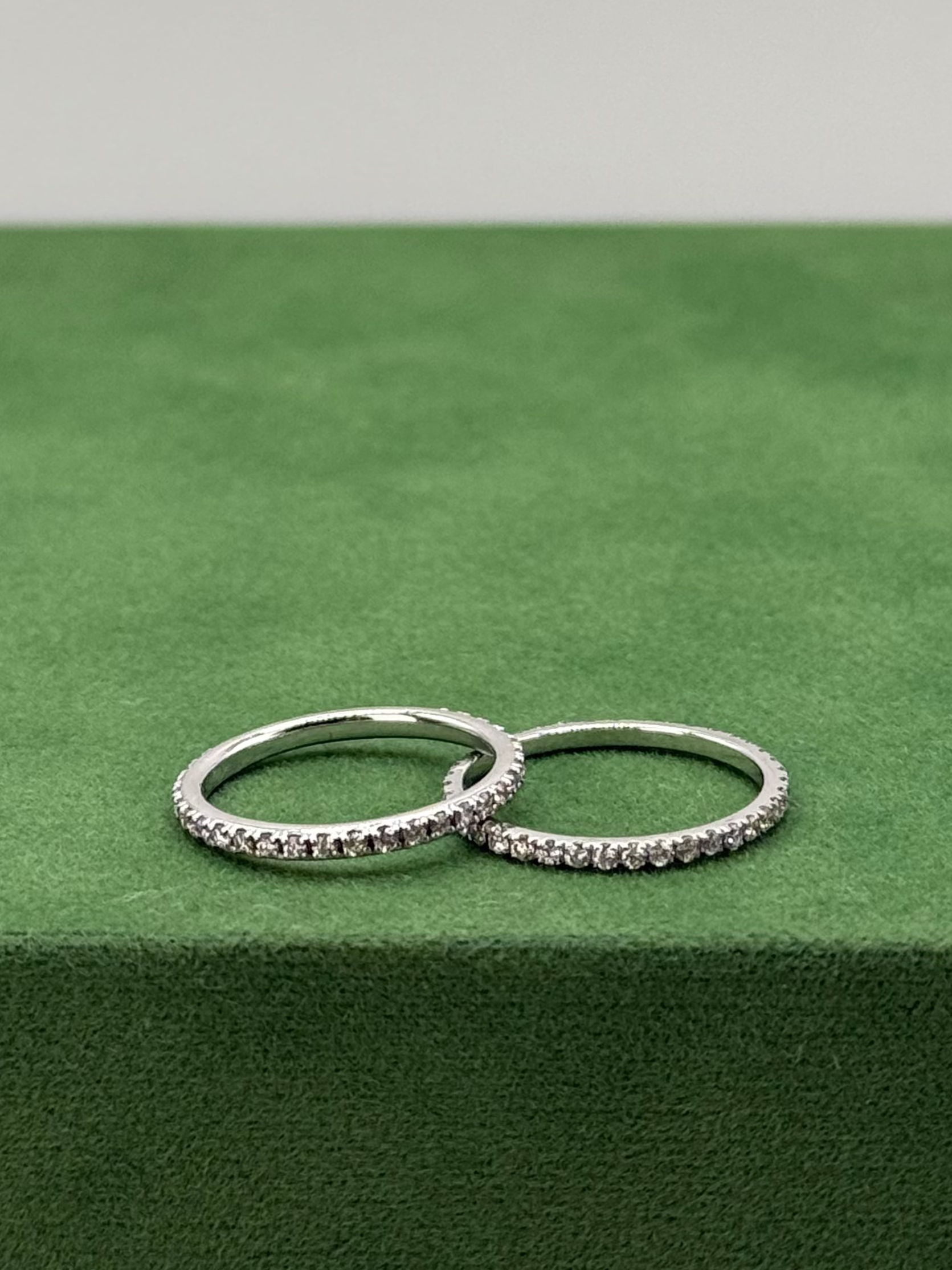 18kt White Gold Diamond Band – Natural Diamonds