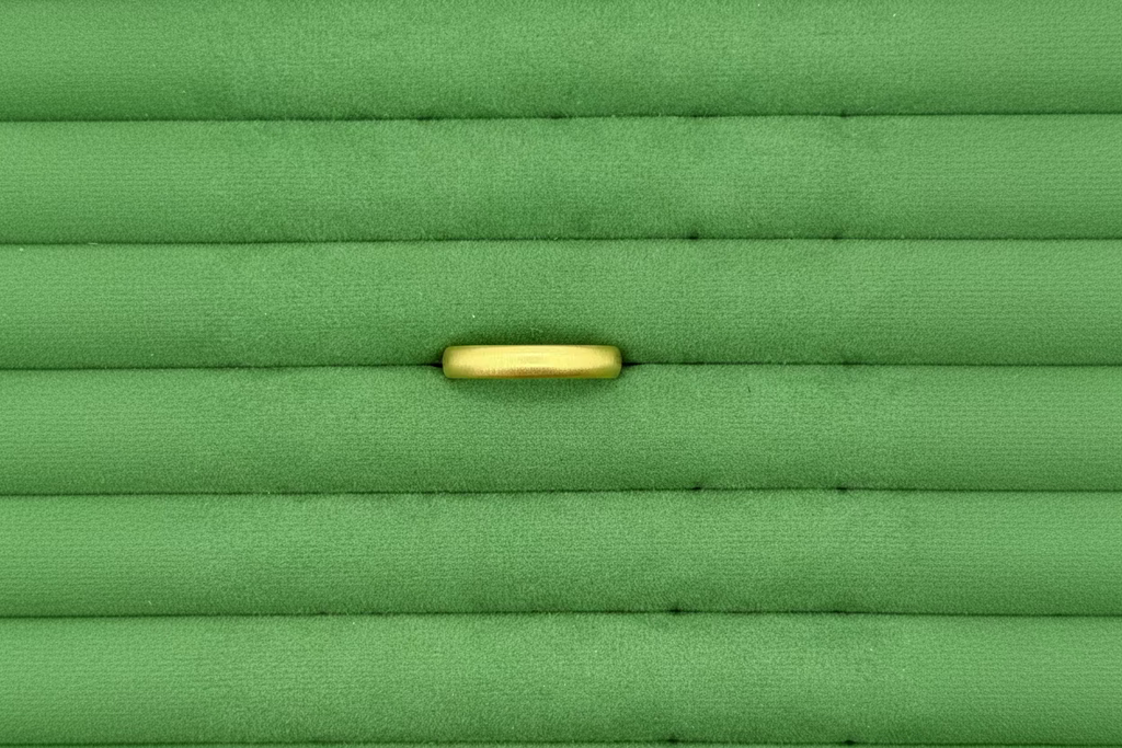 Oval Matte Wedding Band - 18k Gold