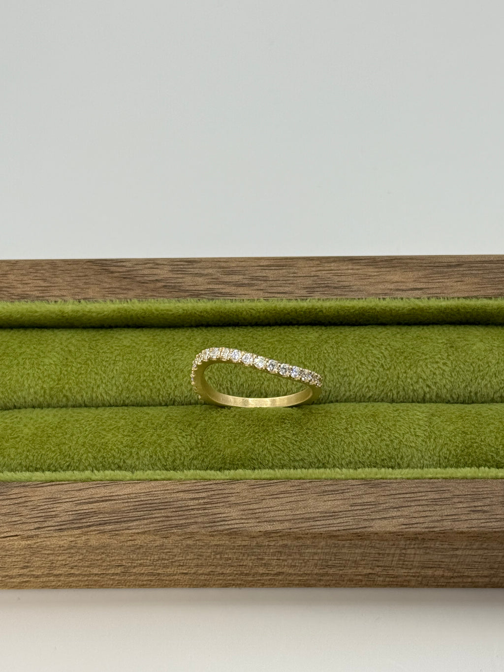 Diamond wave ring - 14k gold