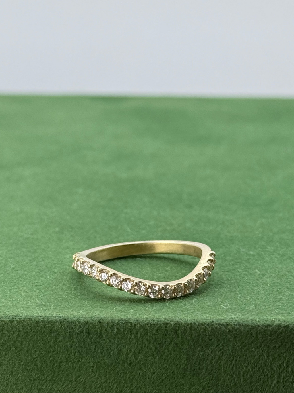 Diamond wave ring - 14k gold