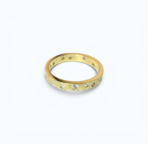 Asymmetric Diamond Band – 14k Gold