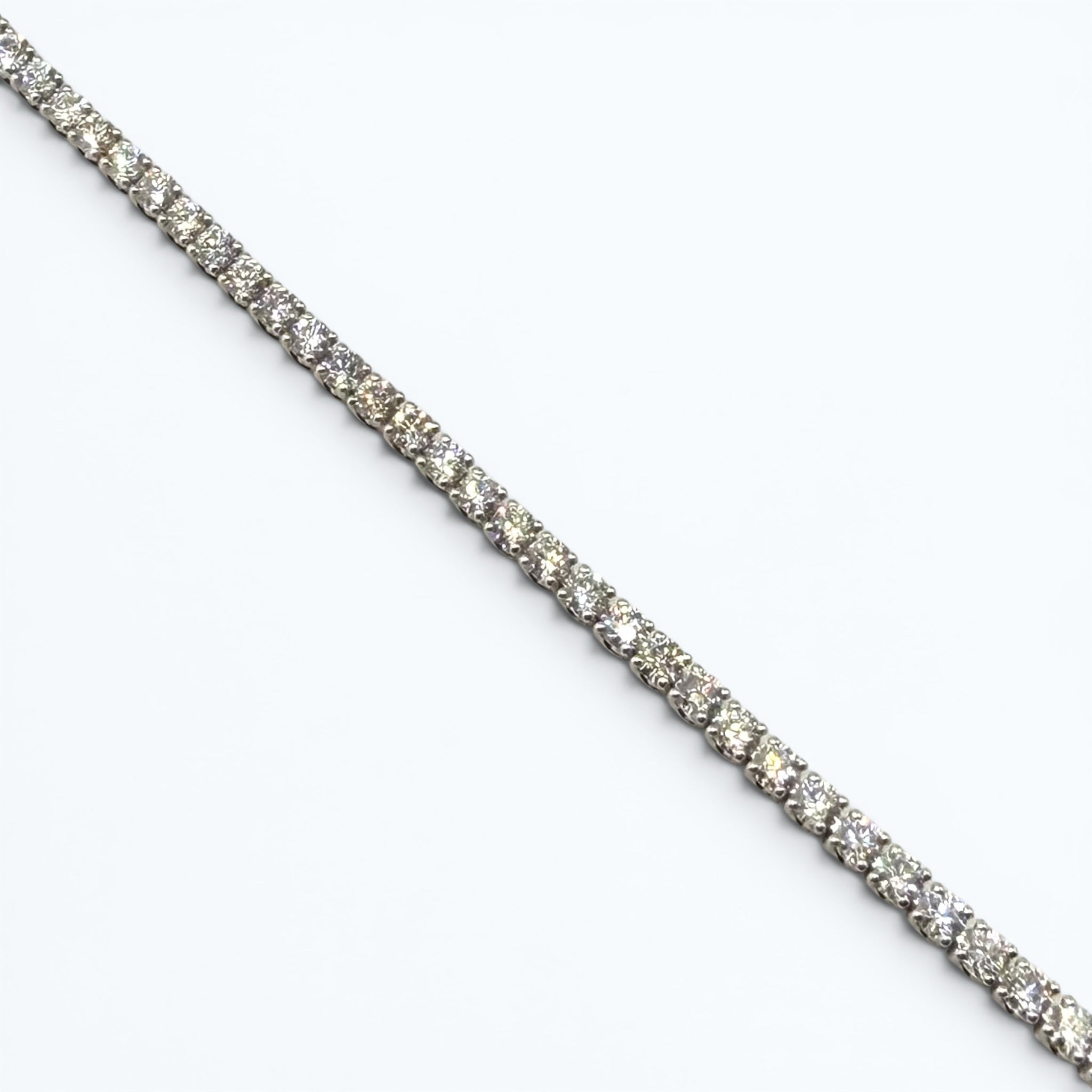 Tennis Bracelet with Diamonds - 18k White Gold