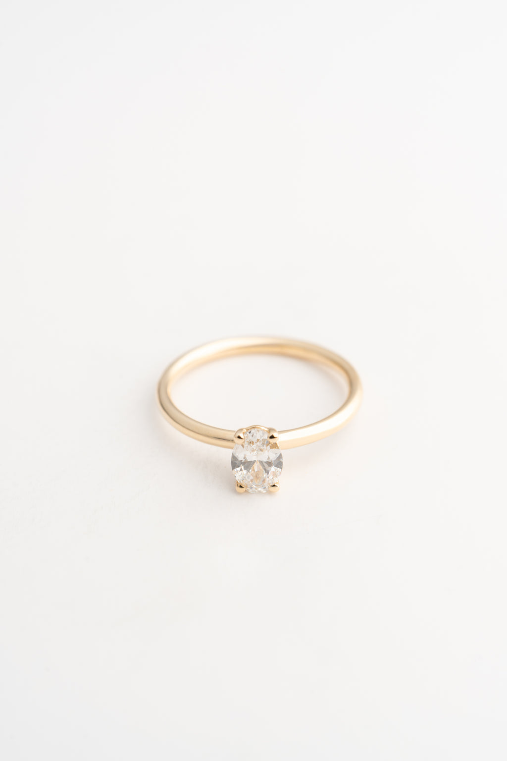 Single Band Engagement Ring with Oval Solitaire – 14k Gold