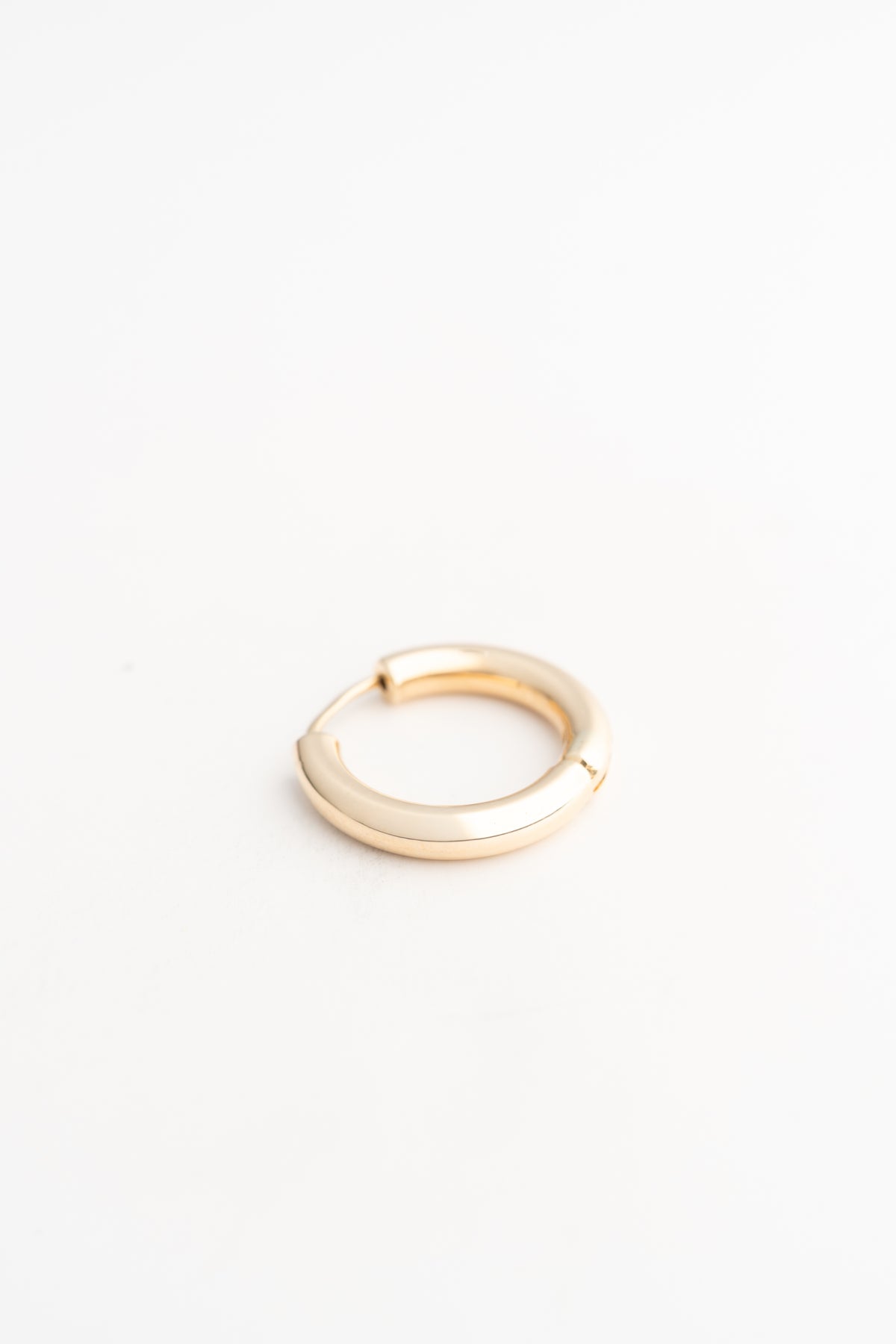 Round Huggie Earrings 2.5 mm - 14k Gold