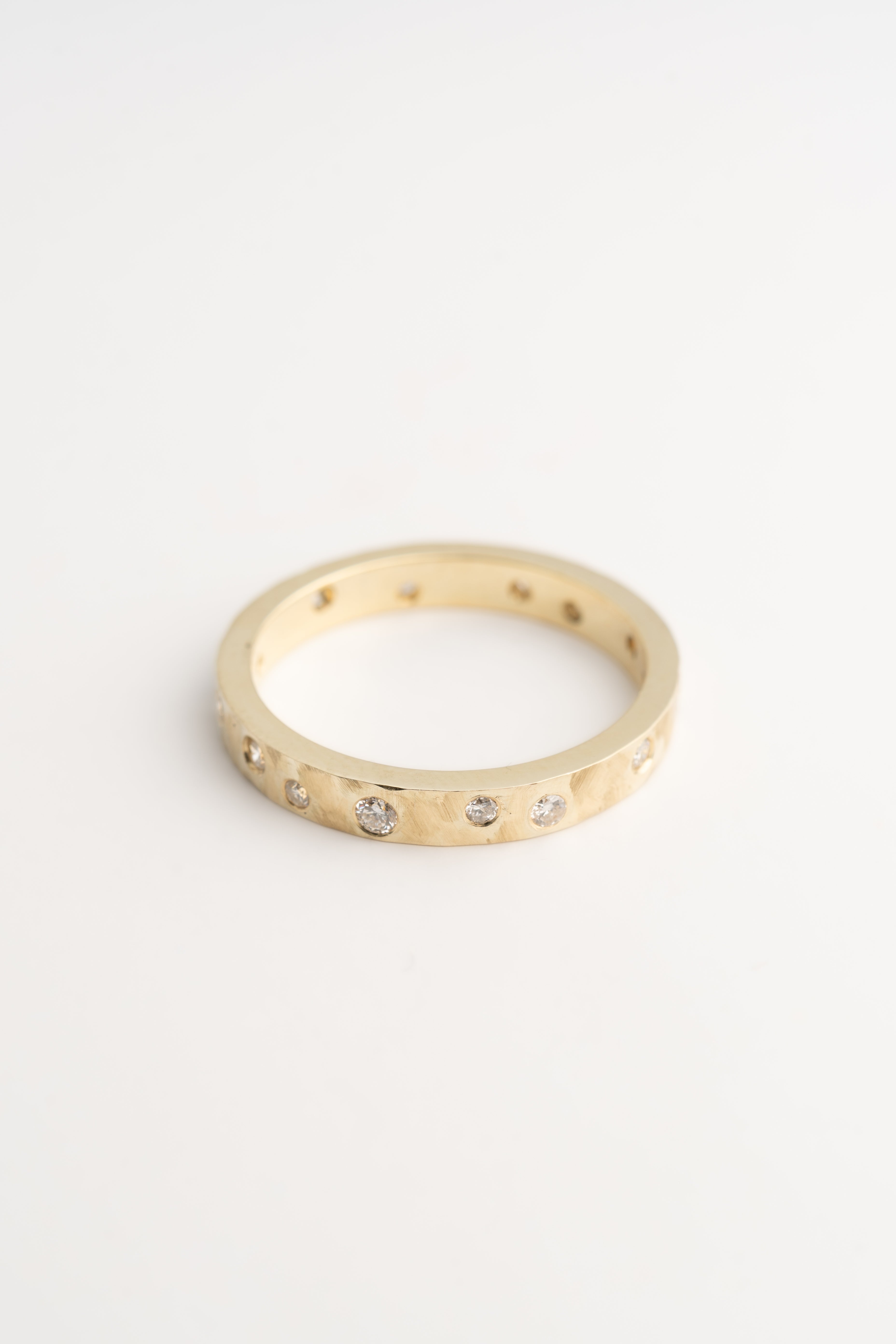 Asymmetric Diamond Band – 14k Gold