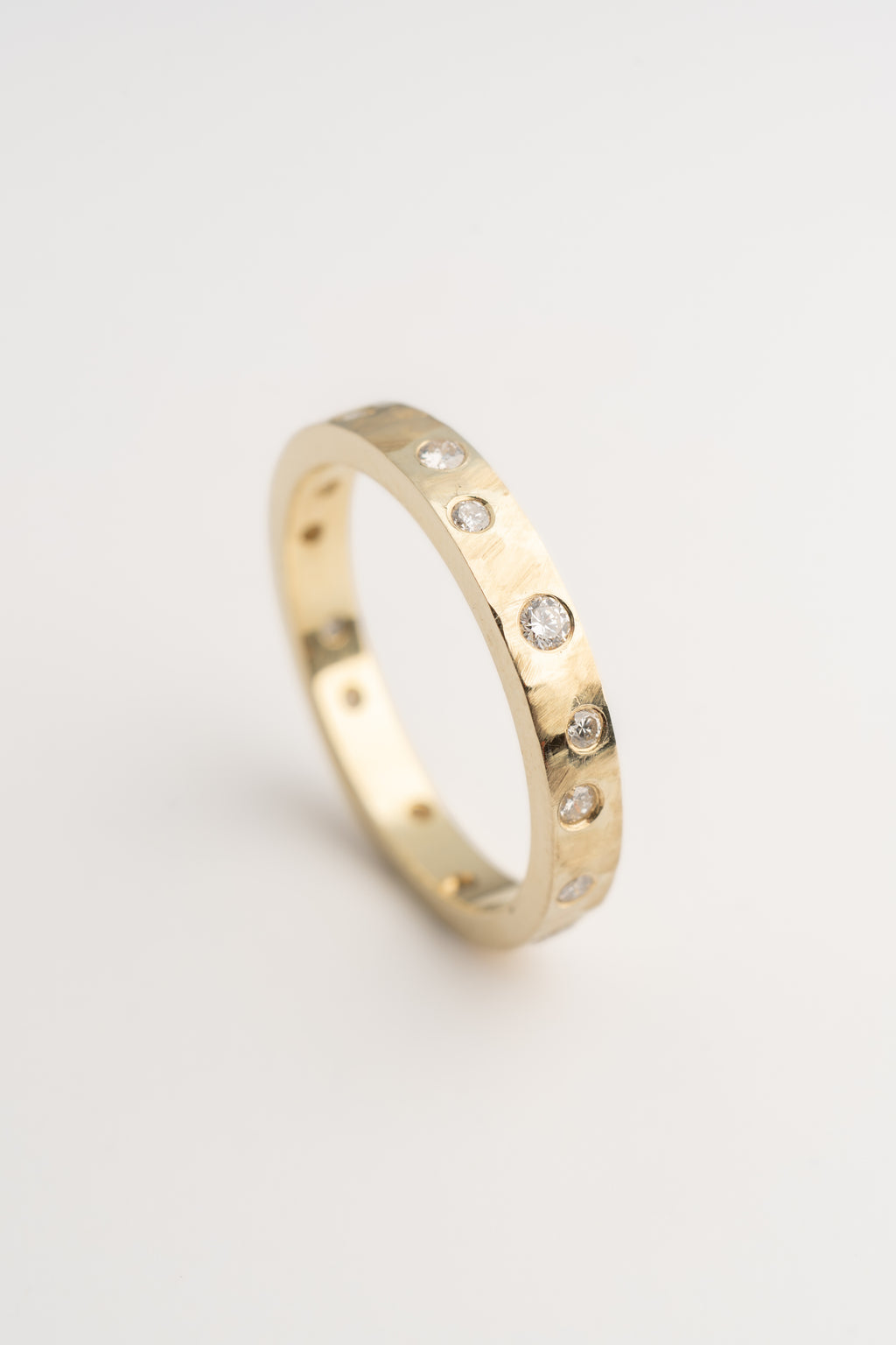 Asymmetric Diamond Band – 14k Gold